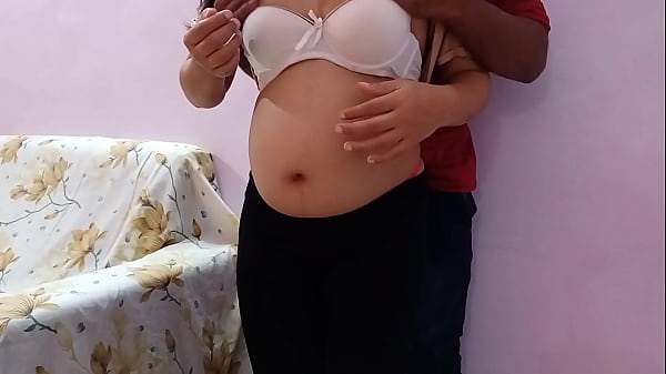 गर्भवती भाभी को फेसबुक पर फंसाकर घर घुस के जोरदार चोदा – सीधी हिंदी में गंदी कहानी