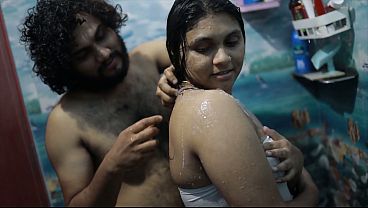 Cewek India Tiri Mandi Panas, Romantis Erotis Banget