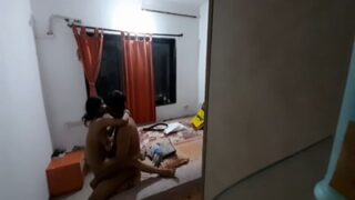 Cewek India Nungging Di Pinggir Ranjang, Siap Diganyang Panas-panas.