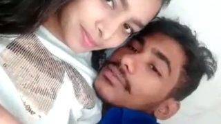 Ciuman Panas Pasangan Desi Yang Bikin Basah