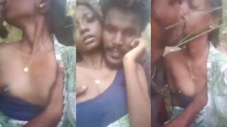 Video Mesum Desi Pasangan Di Semak-semak, Crot Di Luar