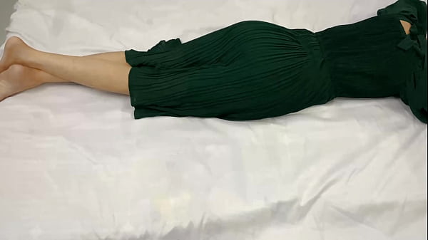 Malam Itu, Step Adikku Yang Baru 18 Tahun Sendirian Di Kamar, Aku Masuk Dan Memuaskan Nafsu Di Dalam Memeknya.