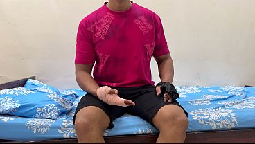 Ibu Tiri Bantu Anak Tiri Yang Luka Mandi, Lalu Godain Dia. Akhirnya Berujung Nge*ep Kontolnya, Sebelum Digenjot Keras.