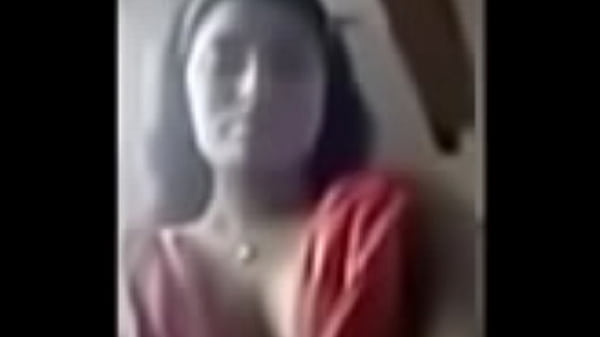 Tontonan Payudara Perempuan India Bikin Nafsu Naik.