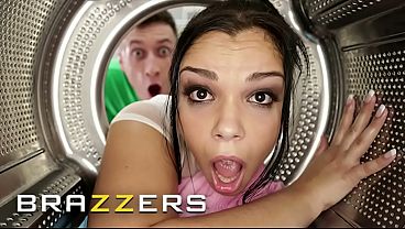 Tersangkut Di Situasi Liar, Para Bintang Brazzers Banjir Ngentot Keras Di Kompilasi Ini