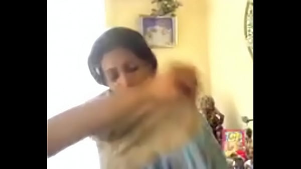 Malu-maluin Tapi Ngangenin, Gadis Desi Sange-sange Di Depan Pacar.