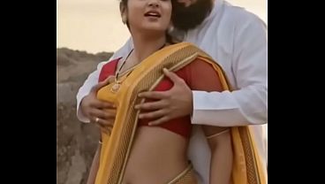 Desi Bhabhi Saree, Susu Ditekan, Cinta Basah.