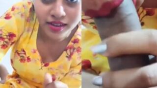 Cewek Seksi Kasih Blowjob Desi Yang Bikin Makin Basah