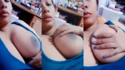 Febi Uting Coklat Toket Montok Diremas-remas Sampai Ahh Nikmat