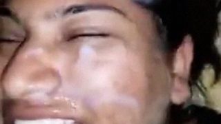 Video Bokep Goa Ngeseks Sama Cewek Murahan, Muncrat Di Muka Jalang.