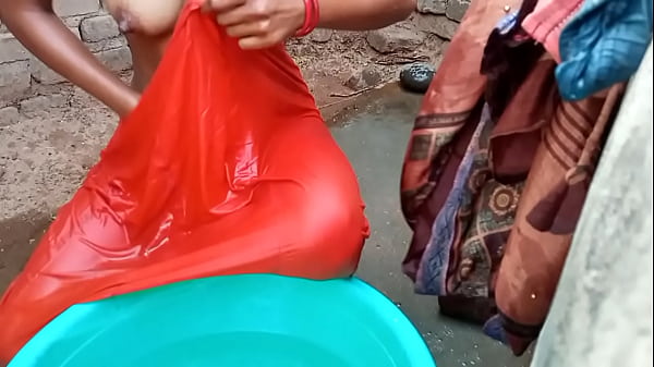 Rati Mandi Di Kamar Mandi, Suara Hindi Panas Bikin Basah