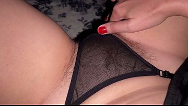 Tonton Ibu Nakal Ini Mainin Memek Bulu Lebatnya. Pov Pertama.