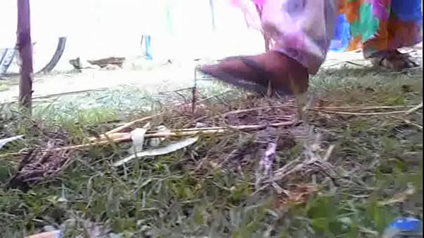 Desi Ngocok Sambil Pipis Basahin Celana