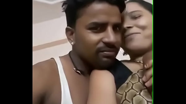 Desi Tante Montok, Toket Gede Digeprek