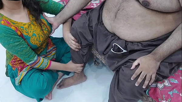 Dosa Besar: Anak Tiri India Pijat Kaki Sambil Aku Remas Payudaranya, Makin Panas Dengan Suara Hindi Mesum Yang Jelas.
