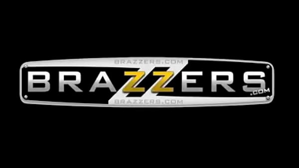 Brazzers, Bintang Porno Sialan, Toket Gede Bikin Ngaceng!
