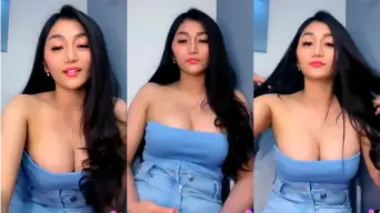 Reva Cewek Seksi Goyang Hot Di Mango Live, Bikin Ngiler Semua.