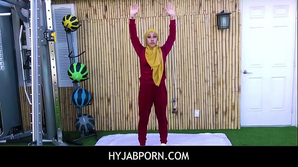 Hyjabporn – Cewek Arab Eksotis Digarap Keras Sama Trainer Gym