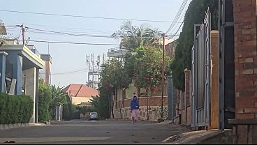 Mampus, Ibu Arab Lagi Colmek Di Pinggir Jalan Depan Rumah, Becek Semua.