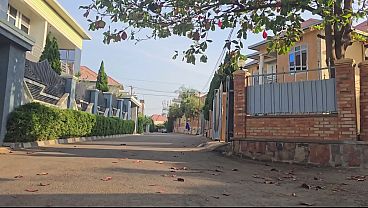 Astaga Mama Arab Ngocek Memek Di Depan Rumah Deket Jalanan
