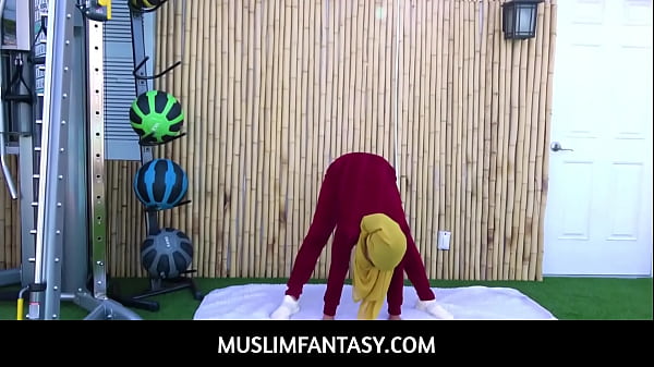 Bugil Di Gym: Trainer Bugil Ngewe Client Arab Eksotis