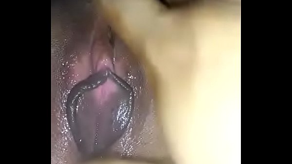Cewek India Lagi Masturbasi, Nafasnya Berat Sambil Jilat Bibir