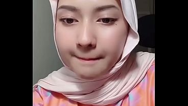 Live Jilbab Hot, Sange-sange Di Depan Kamera.