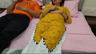 Desi Bhabhi Ke Saath Bathroom Mein Pehli Baar Zor Se Chudai Ki